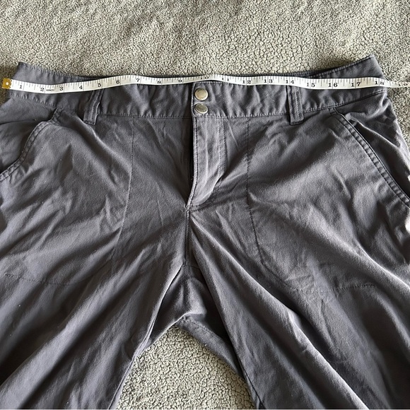 Columbia Grey Omni-Shield Capri Utility Button Snap Gorpcore Hiking Trail Pants - Picture 14 of 14